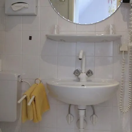 Alleeschloesschen 3*