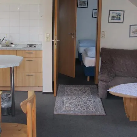 Alleeschloesschen Konukevi 3*